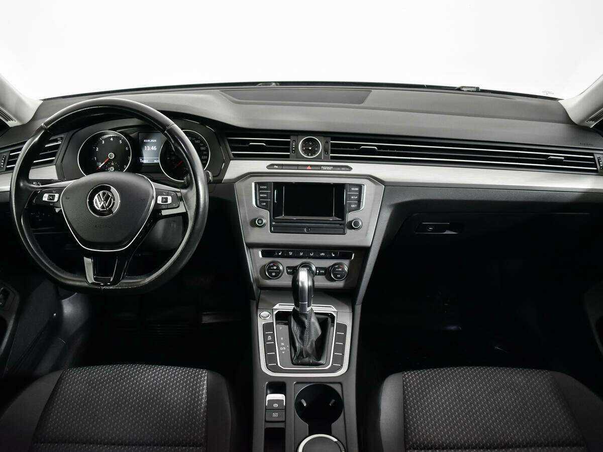 Купить Volkswagen Passat, 2017, 130 450 км, фото №12