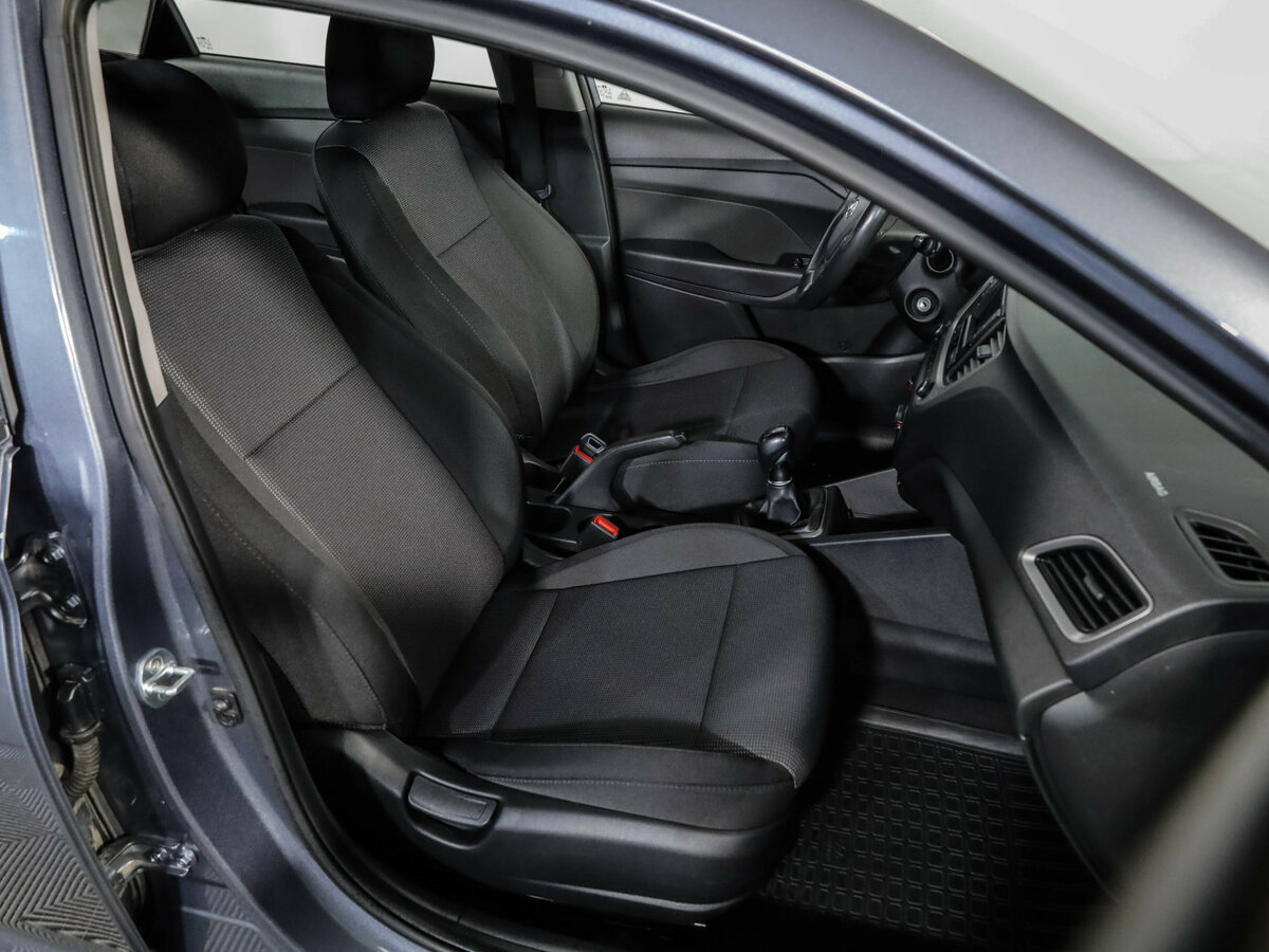 Купить Hyundai Solaris II, 2018, 241 555 км, фото №17