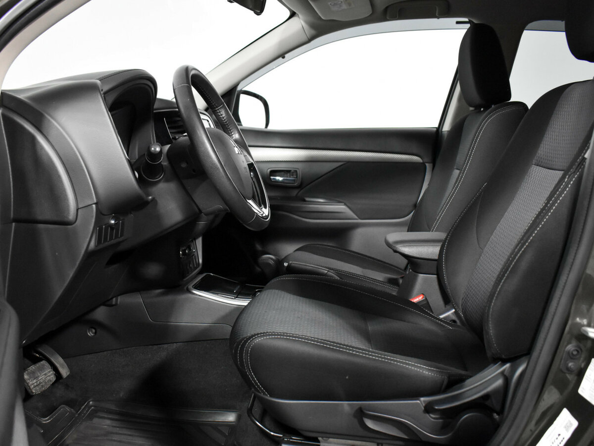Купить Mitsubishi Outlander III Рестайлинг 2, 2018, 98 045 км, фото №9