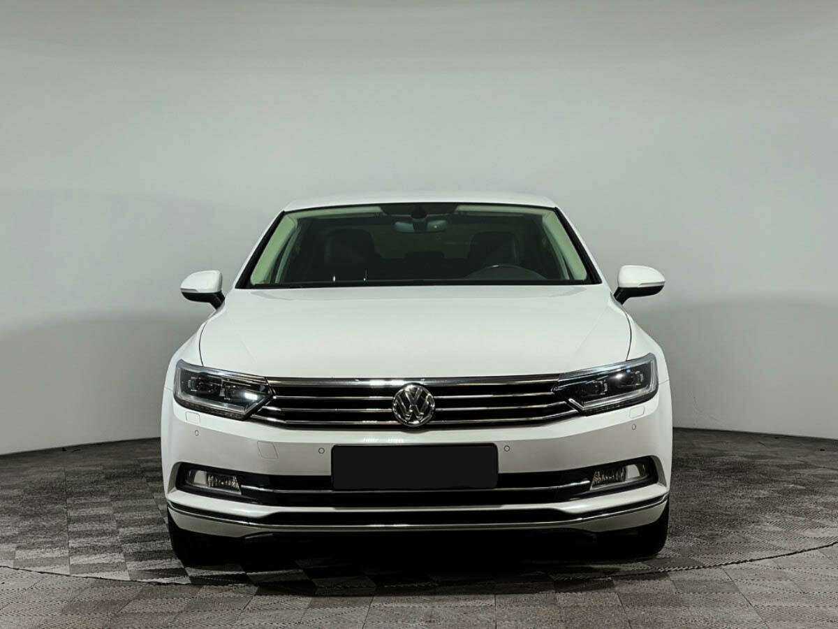 Купить Volkswagen Passat, 2017, 106 250 км, фото №2