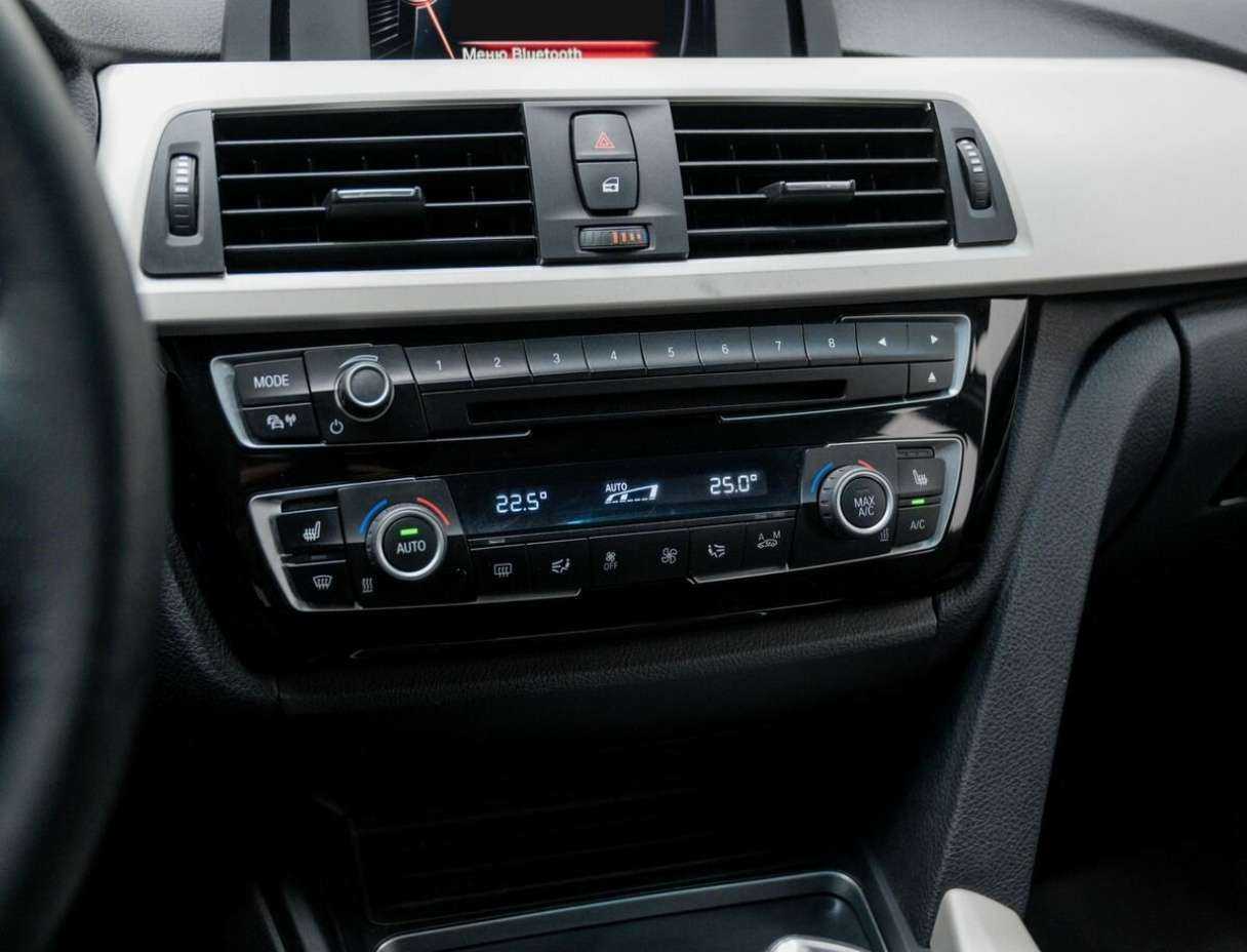 Купить BMW 3 серии 318i, 2016, 168 000 км, фото №19