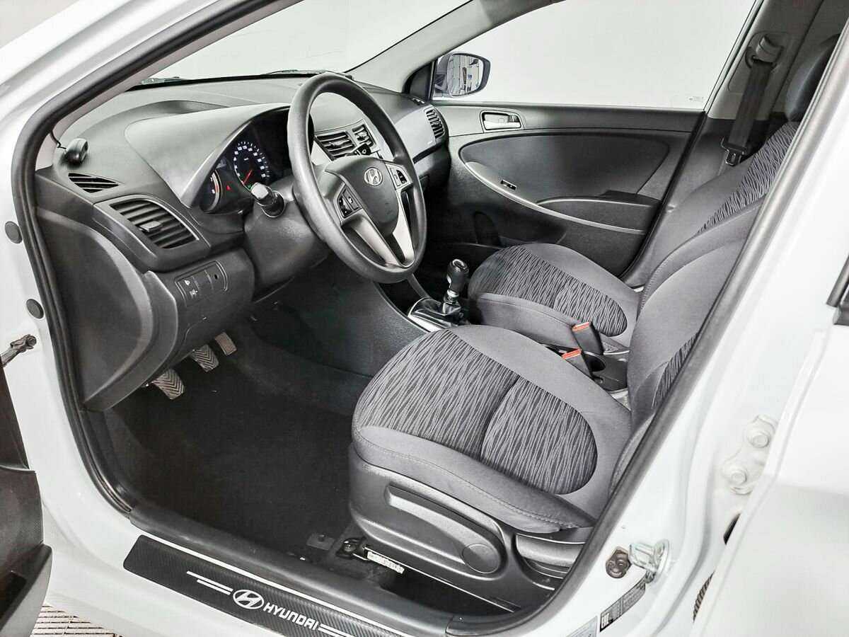 Купить Hyundai Solaris, 2016, 115 896 км, фото №12