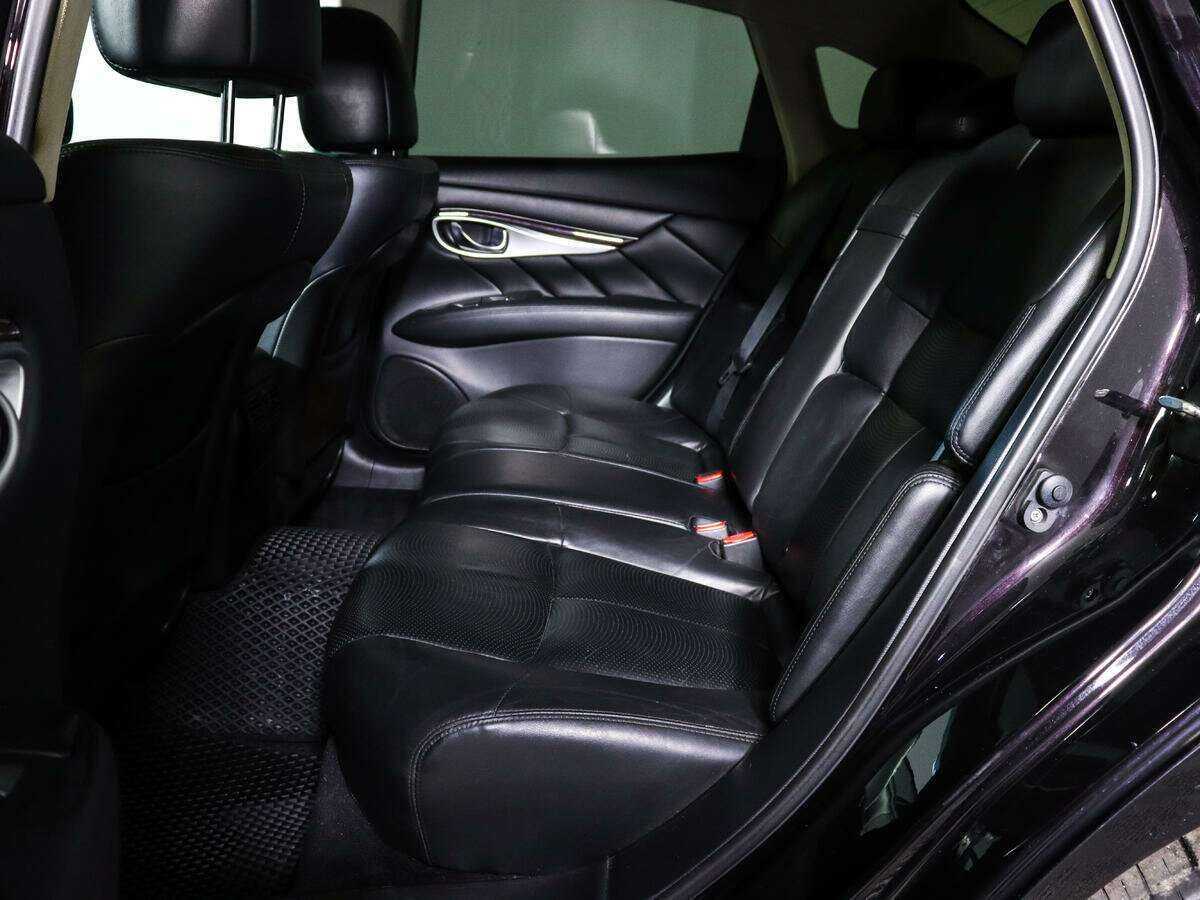 Купить Infiniti Q70, 2014, 115 637 км, фото №5