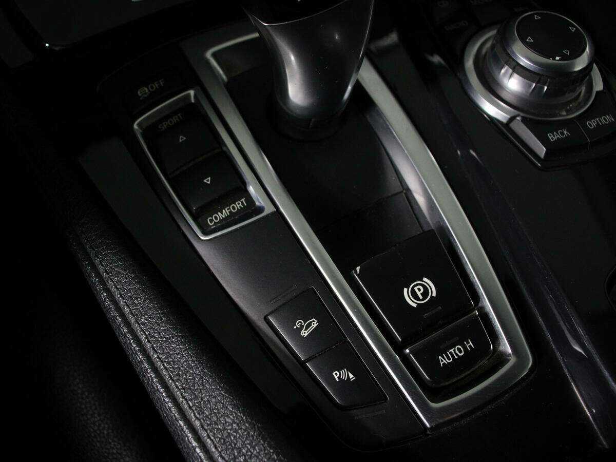 Купить BMW 5 серии 528i xDrive, 2012, 237 085 км, фото №18