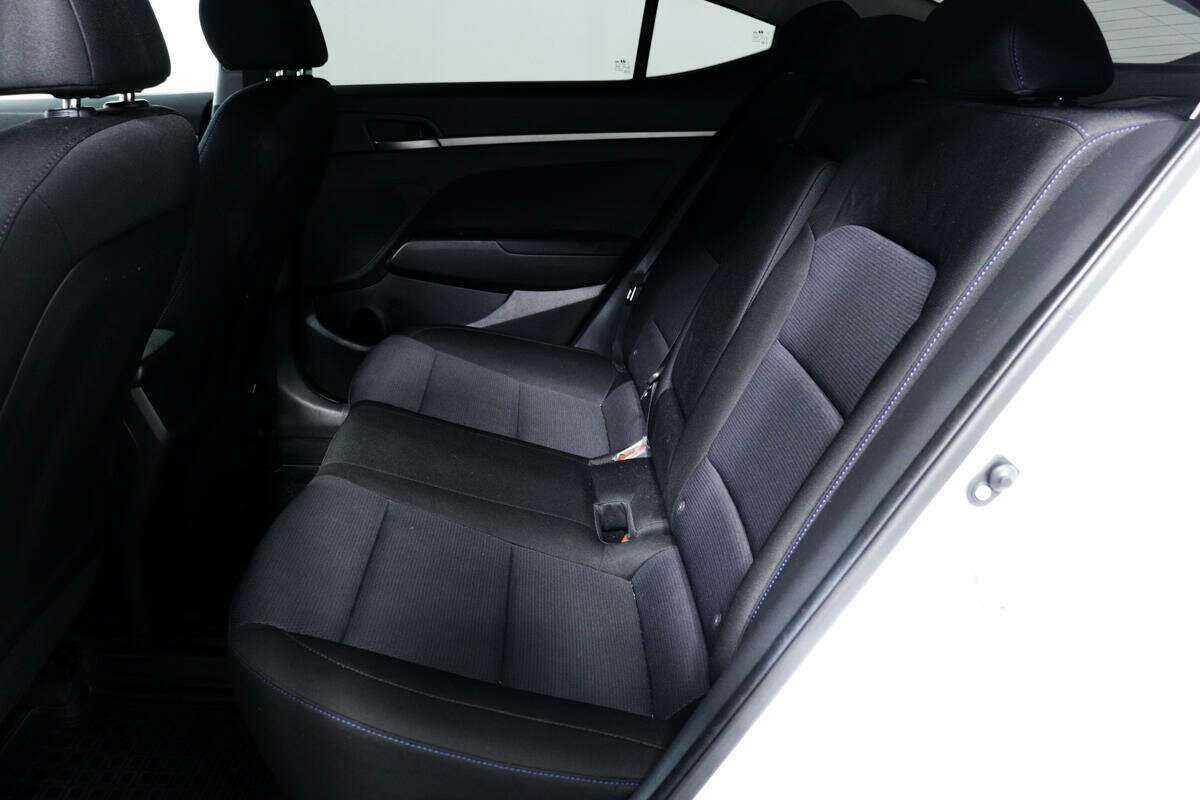 Купить Hyundai Elantra, 2018, 61 500 км, фото №12