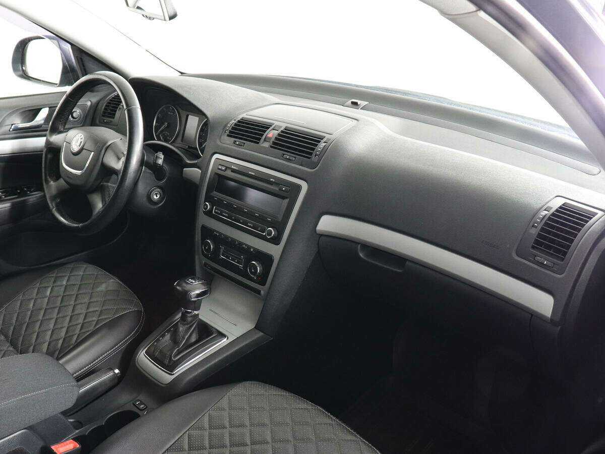 Купить Skoda Octavia, 2012, 218 676 км, фото №9