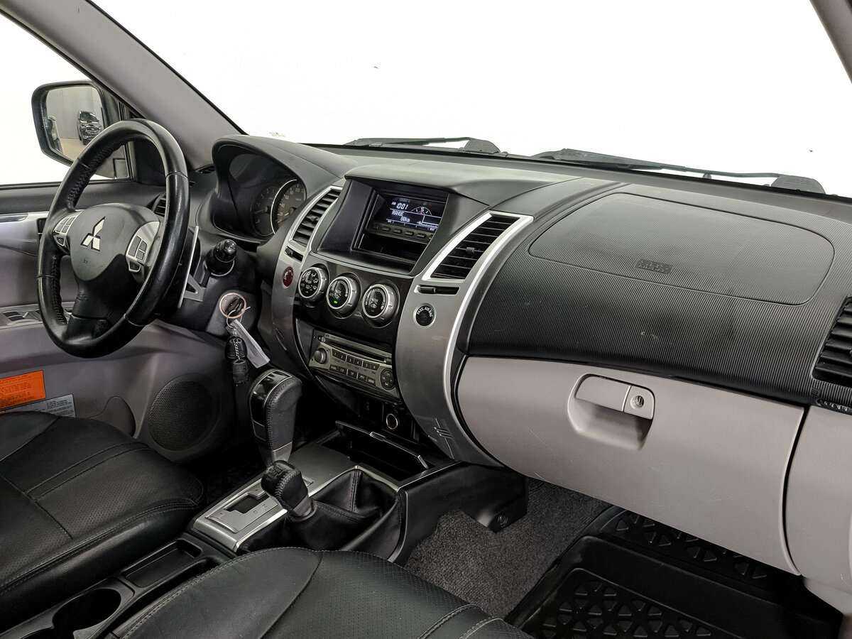 Купить Mitsubishi Pajero Sport, 2012, 270 085 км, фото №9