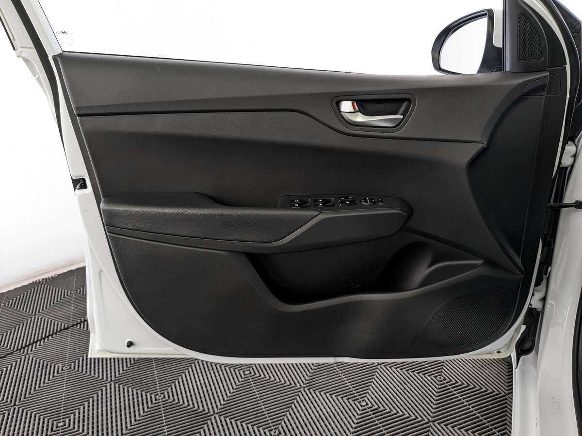 Купить Hyundai Solaris, 2020, 62 257 км, фото №19