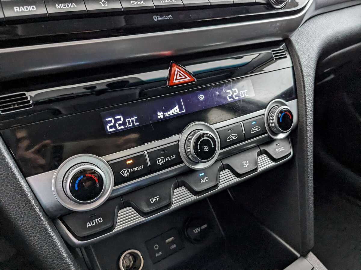 Купить Hyundai Elantra, 2020, 114 361 км, фото №17