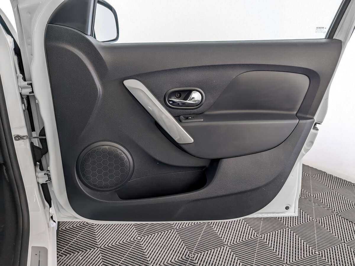 Купить Renault Logan, 2017, 100 655 км, фото №20