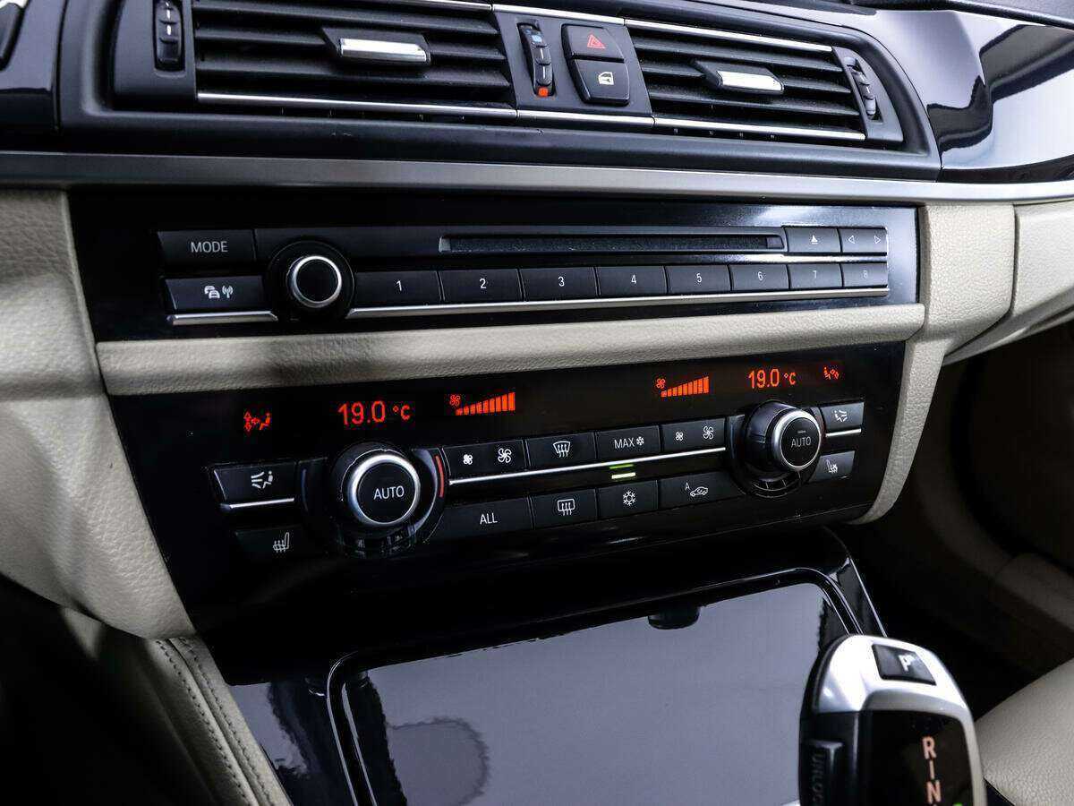 Купить BMW 5 серии 520i, 2012, 190 000 км, фото №18