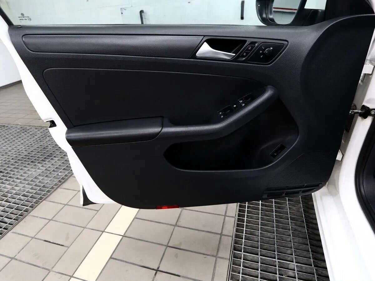 Купить Volkswagen Jetta, 2013, 180 000 км, фото №12