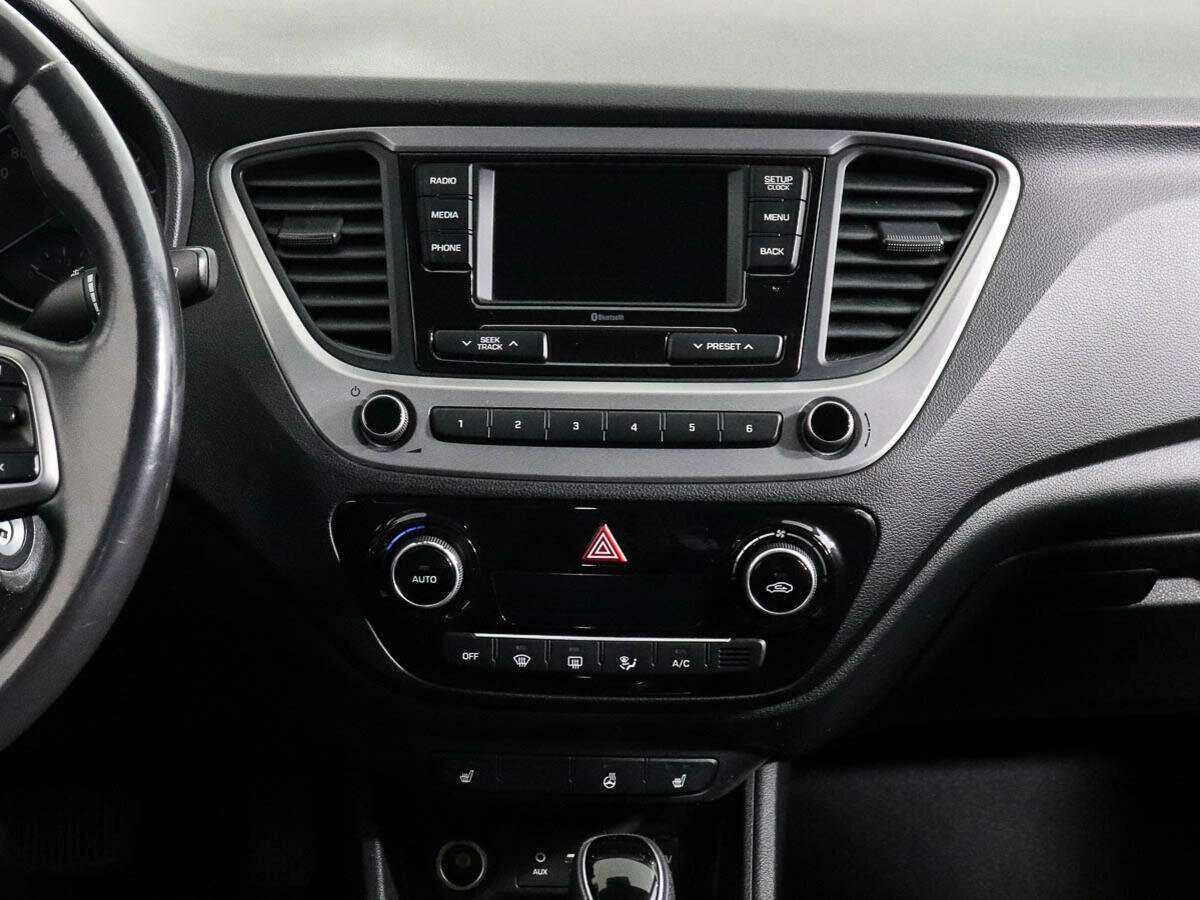 Купить Hyundai Solaris, 2017, 136 131 км, фото №11