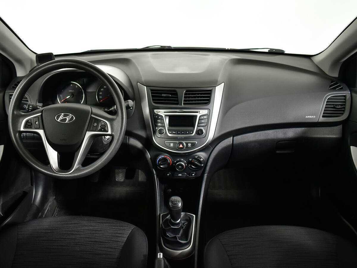 Купить Hyundai Solaris, 2015, 111 650 км, фото №12