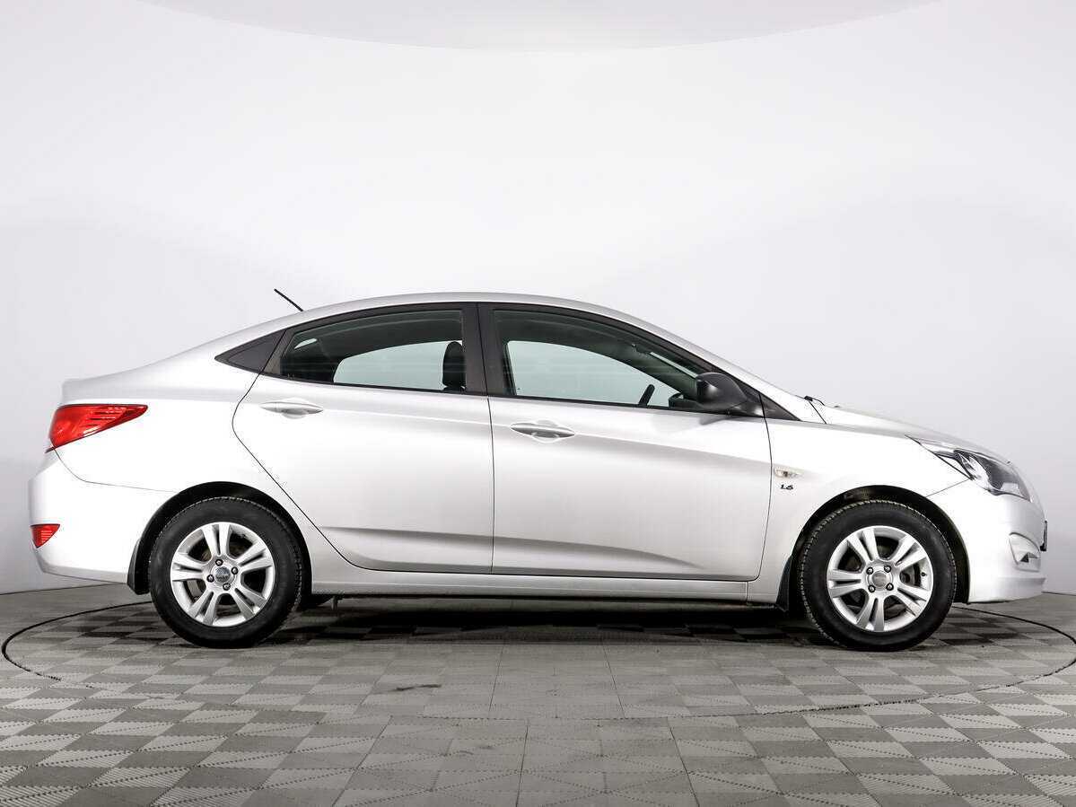 Купить Hyundai Solaris, 2016, 78 960 км, фото №4