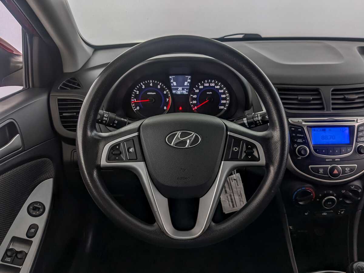 Купить Hyundai Solaris, 2012, 138 770 км, фото №17