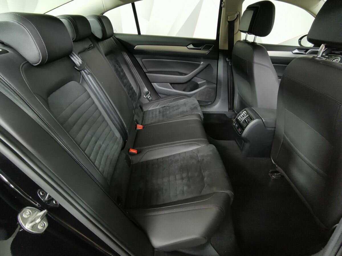 Купить Volkswagen Passat, 2019, 74 175 км, фото №12