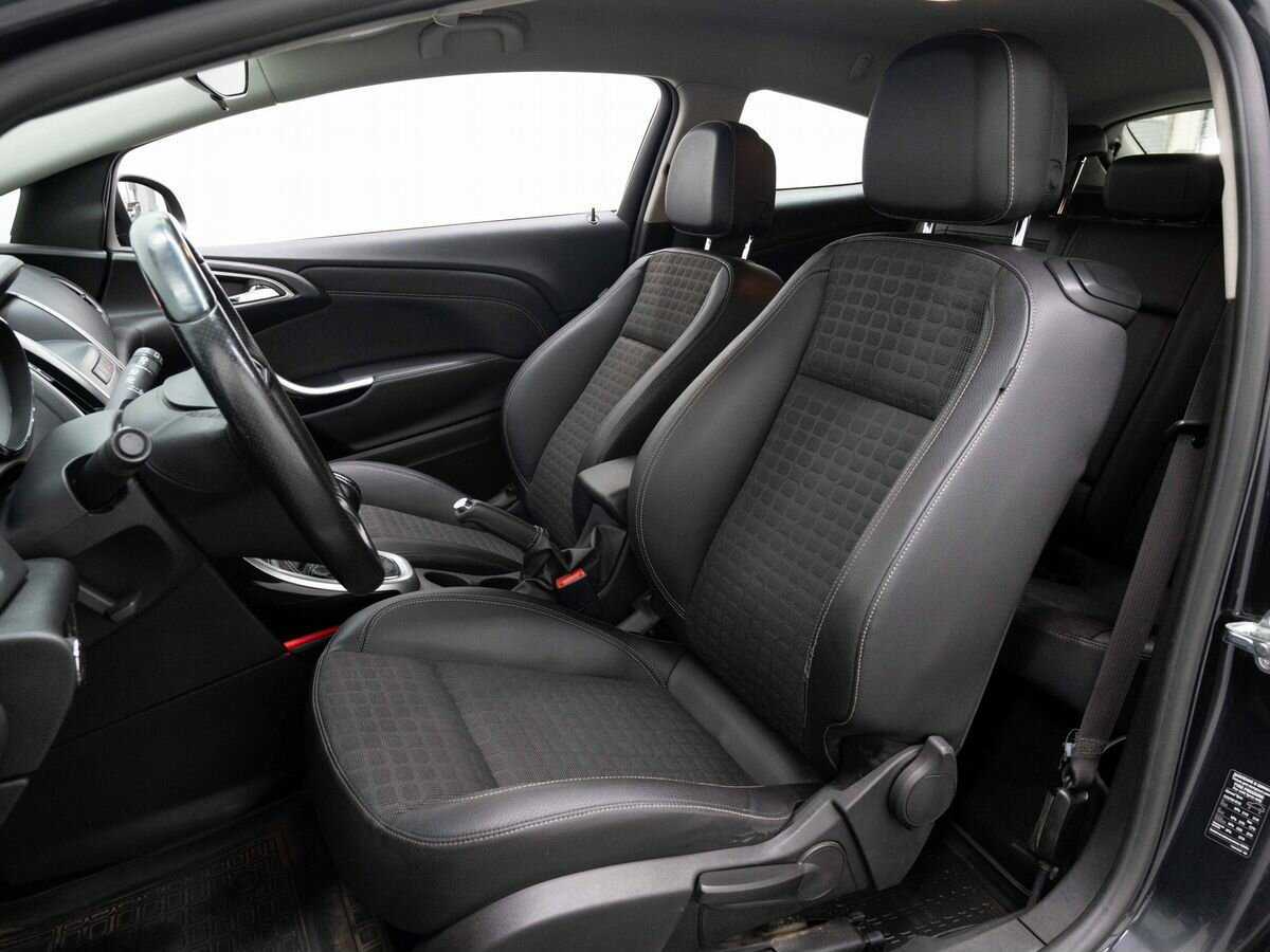 Купить Opel Astra GTC, 2013, 209 300 км, фото №9