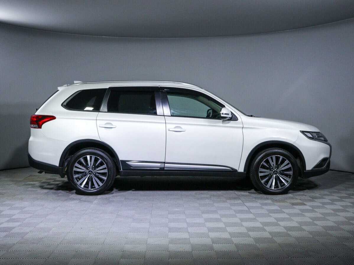 Купить Mitsubishi Outlander, 2018, 60 120 км, фото №4