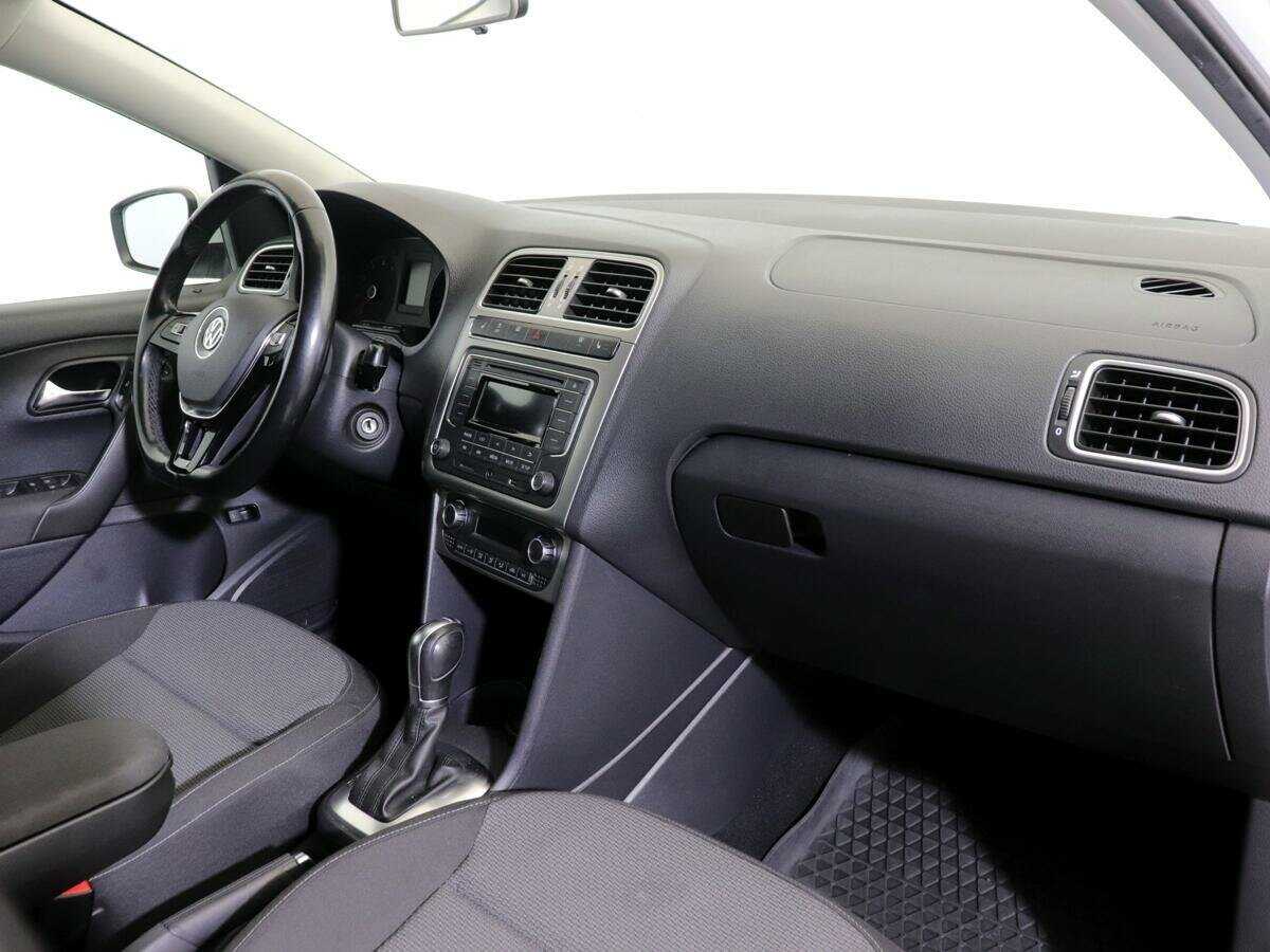 Купить Volkswagen Polo, 2017, 152 779 км, фото №9