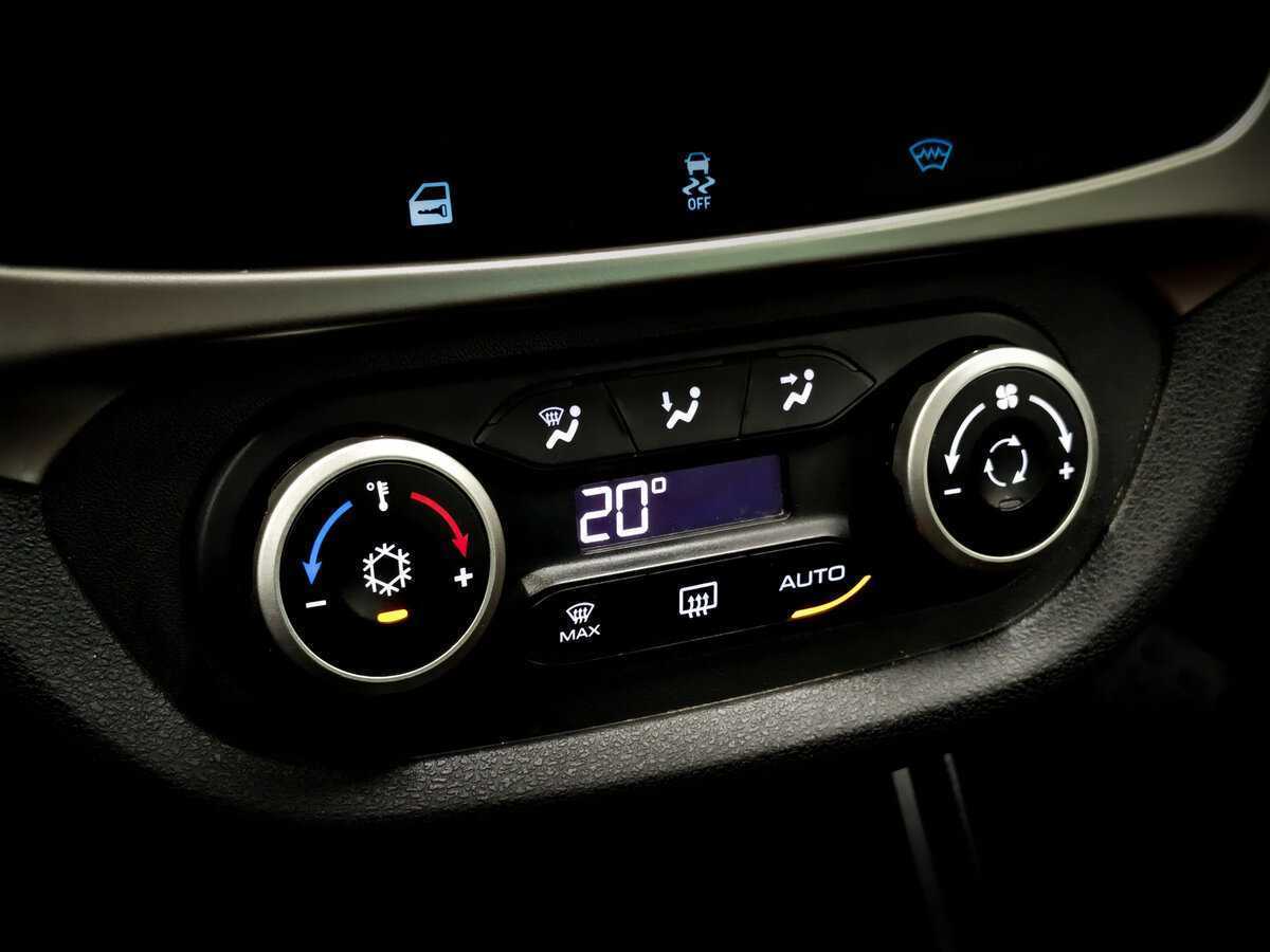 Купить Lada (ВАЗ) Vesta SW Cross, 2019, 99 311 км, фото №24