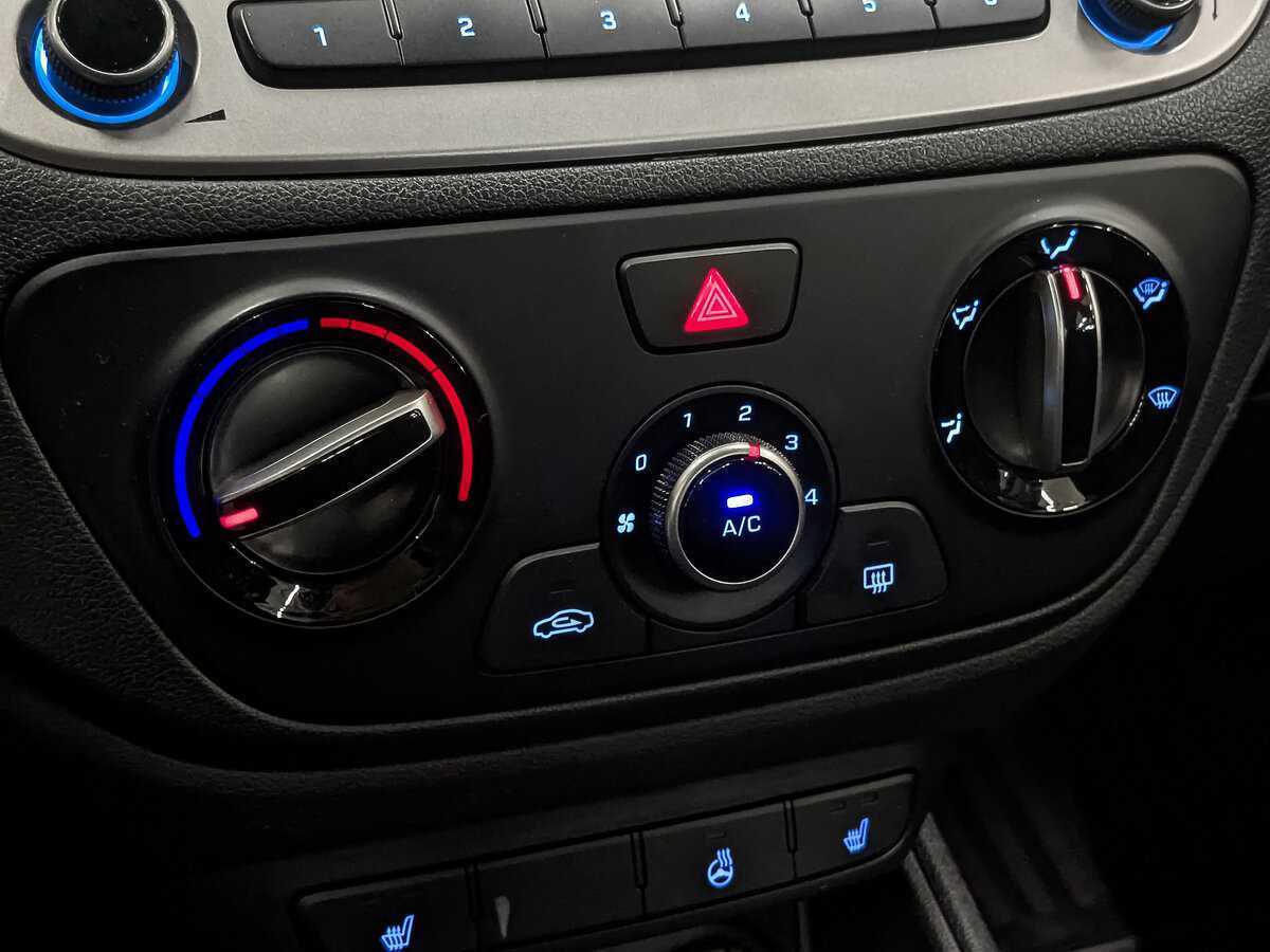 Купить Hyundai Solaris, 2019, 107 966 км, фото №19