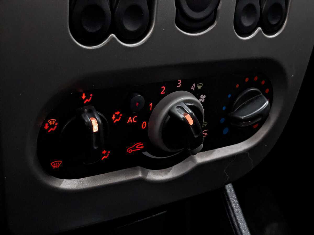 Купить Renault Sandero, 2012, 63 194 км, фото №21