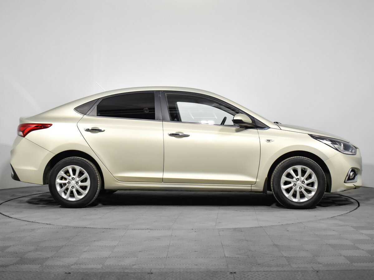 Купить Hyundai Solaris, 2019, 124 766 км, фото №4