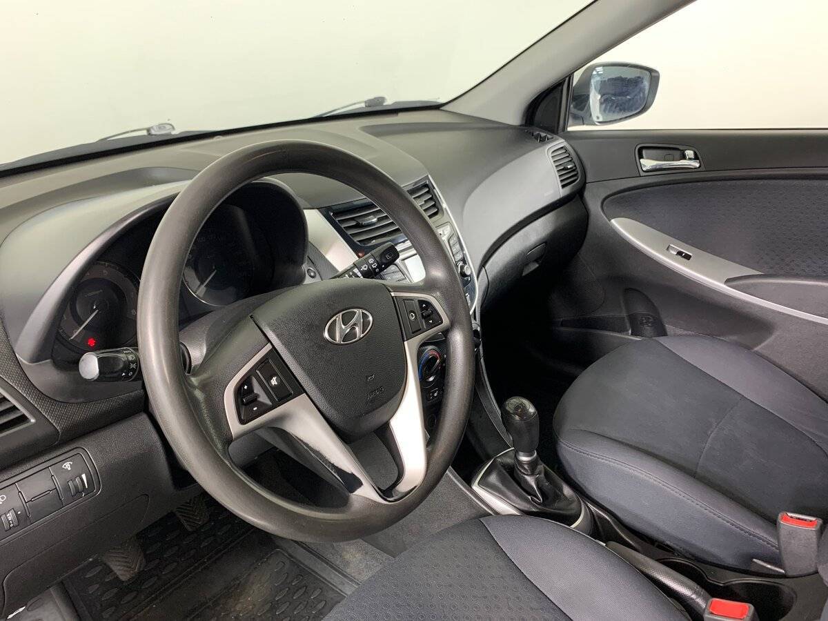 Купить Hyundai Solaris, 2013, 236 946 км, фото №11
