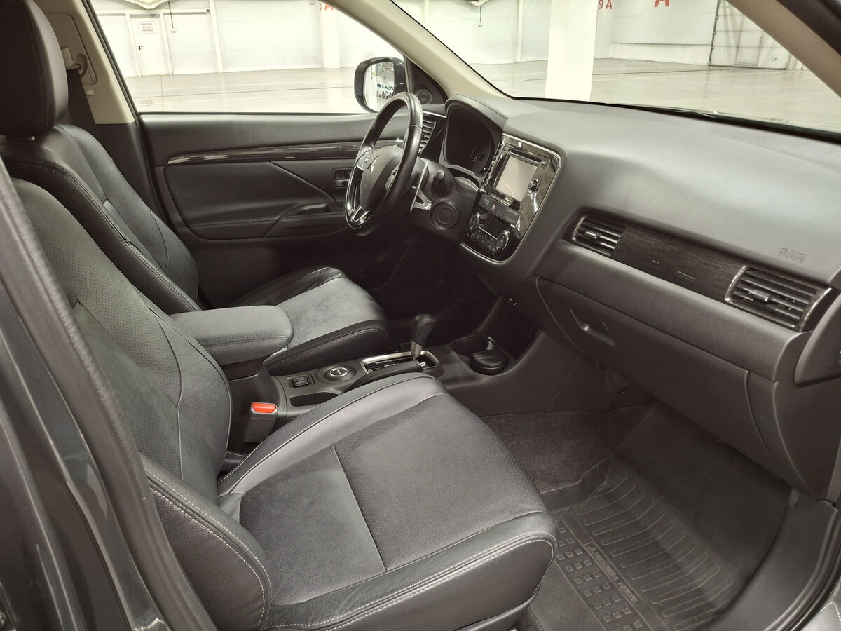 Купить Mitsubishi Outlander III Рестайлинг 2, 2016, 77 853 км, фото №11