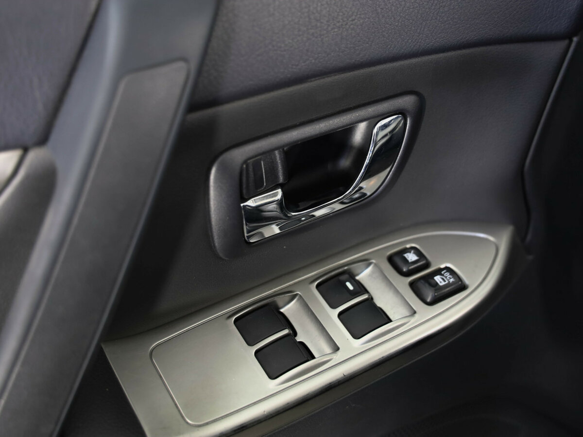 Купить Mitsubishi Pajero IV Рестайлинг 1, 2013, 288 593 км, фото №17